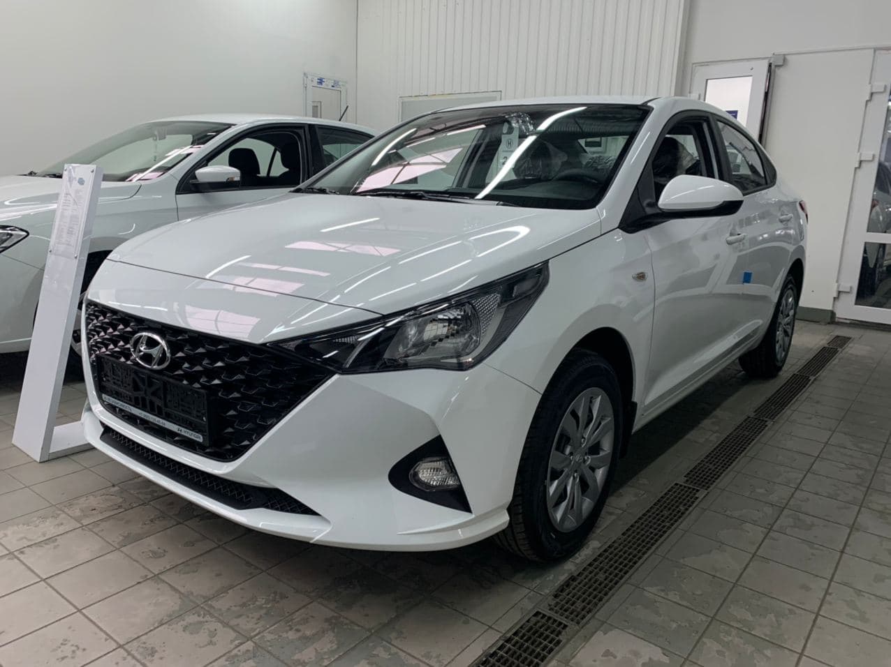 HYUNDAI Solaris миниатюра 1