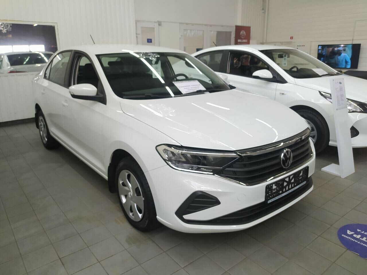 VOLKSWAGEN Polo миниатюра 2