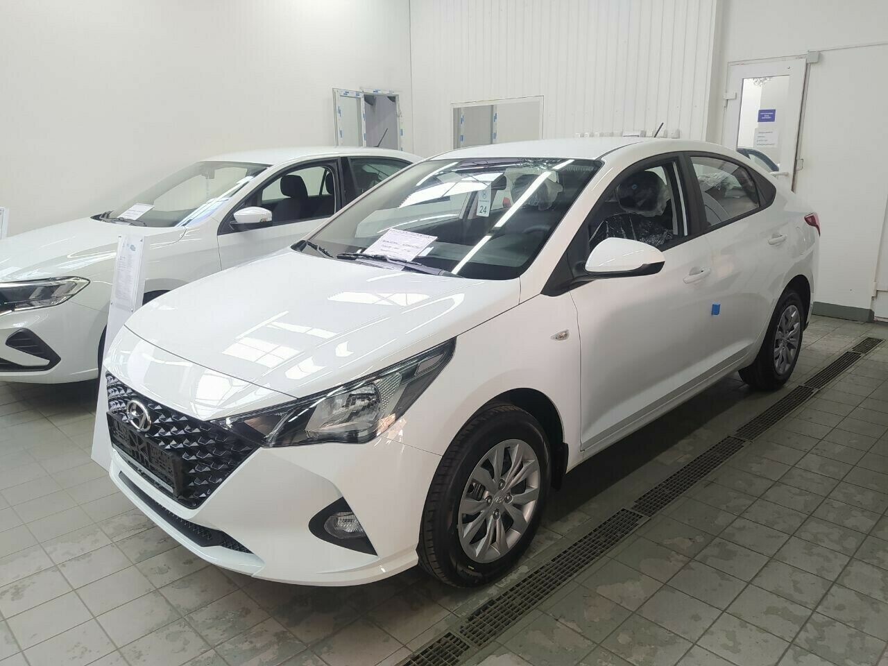 HYUNDAI Solaris миниатюра 1