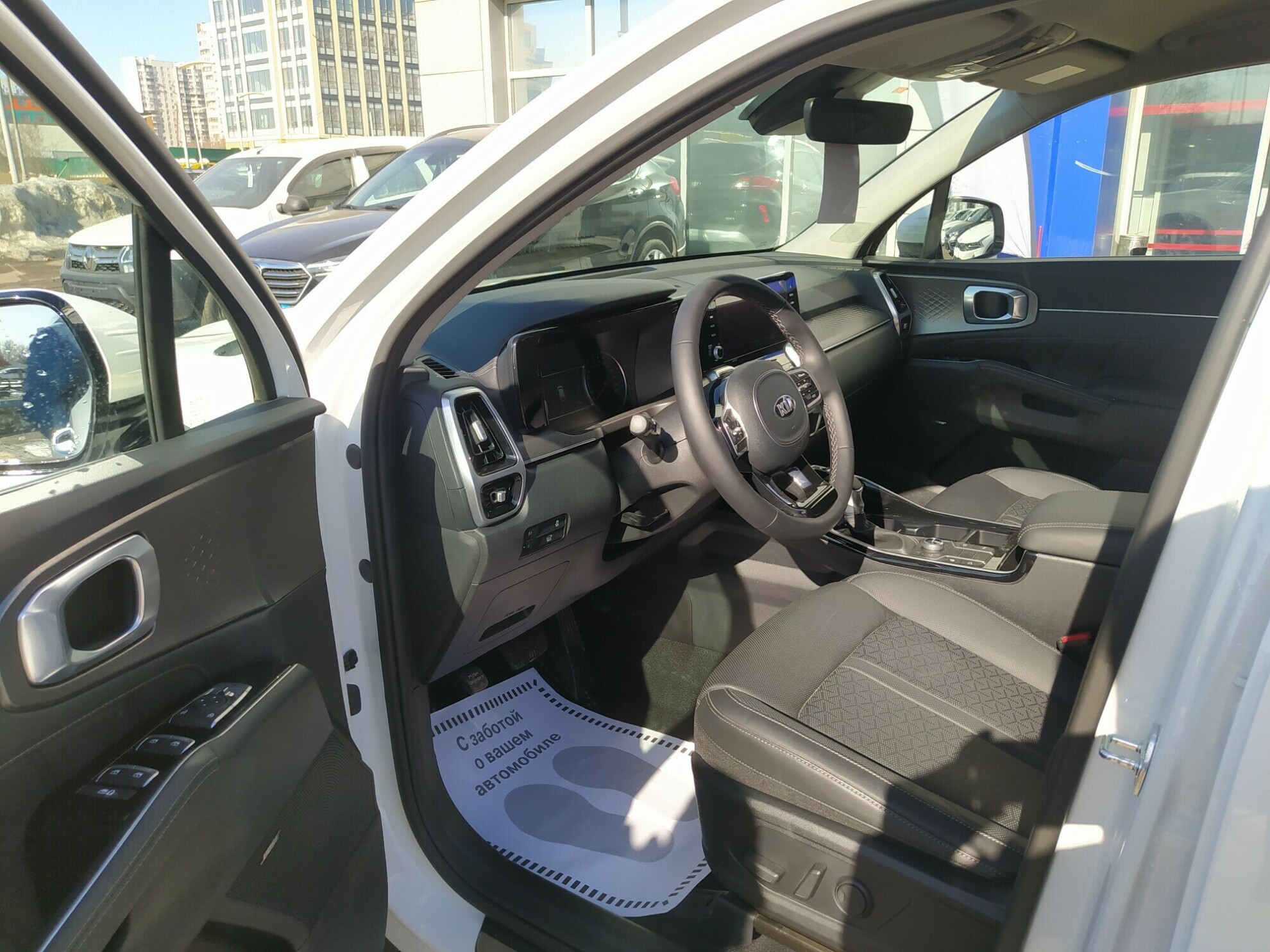 KIA Sorento миниатюра 5