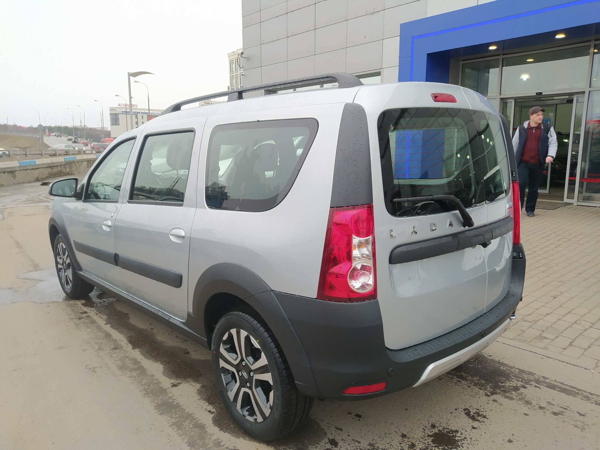 LADA Largus Cross New 5 мест миниатюра 3