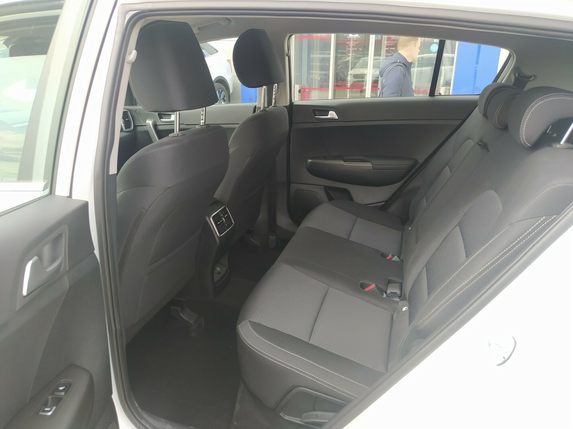 KIA Sportage миниатюра 6