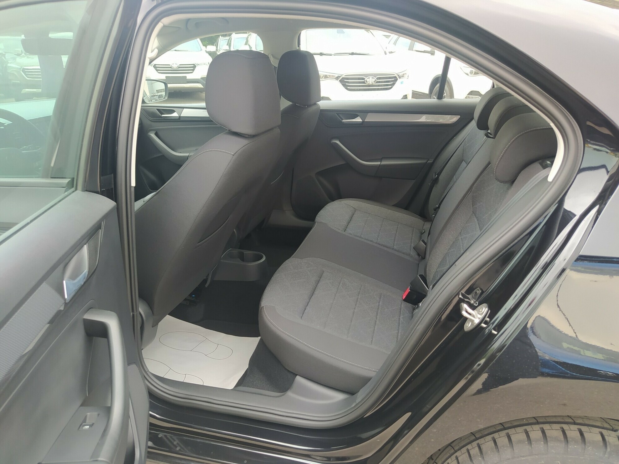 VOLKSWAGEN Polo миниатюра 6