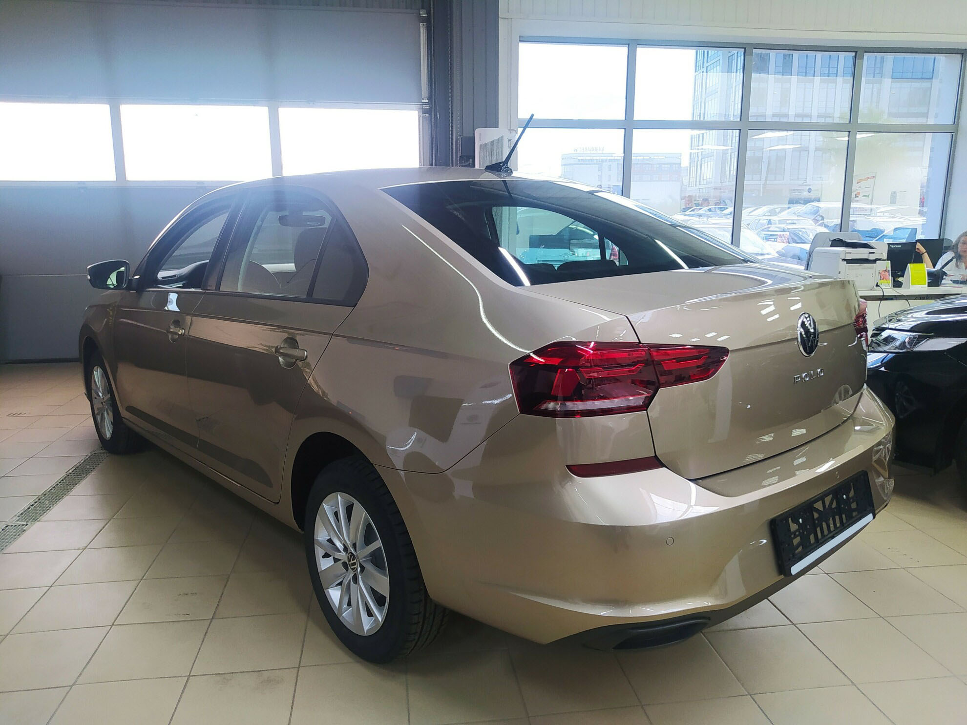 VOLKSWAGEN Polo миниатюра 3