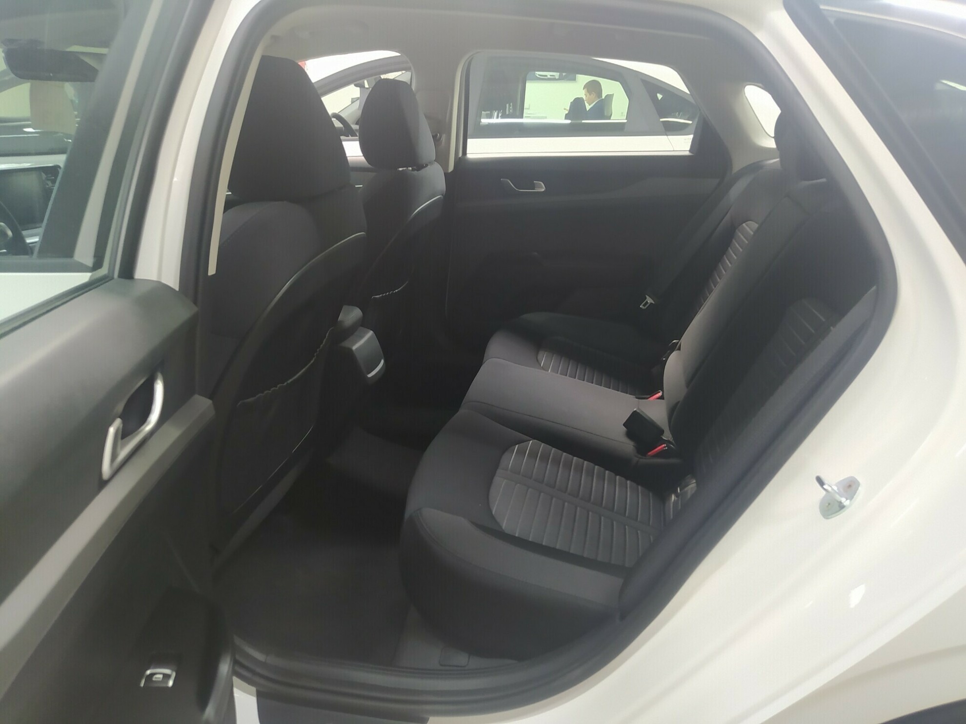 KIA K5 миниатюра 6