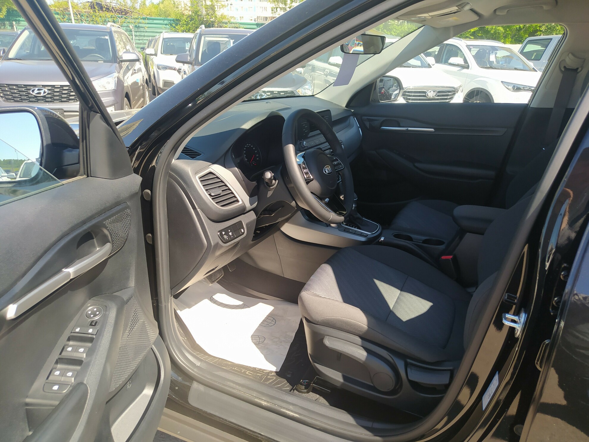 KIA Seltos миниатюра 5