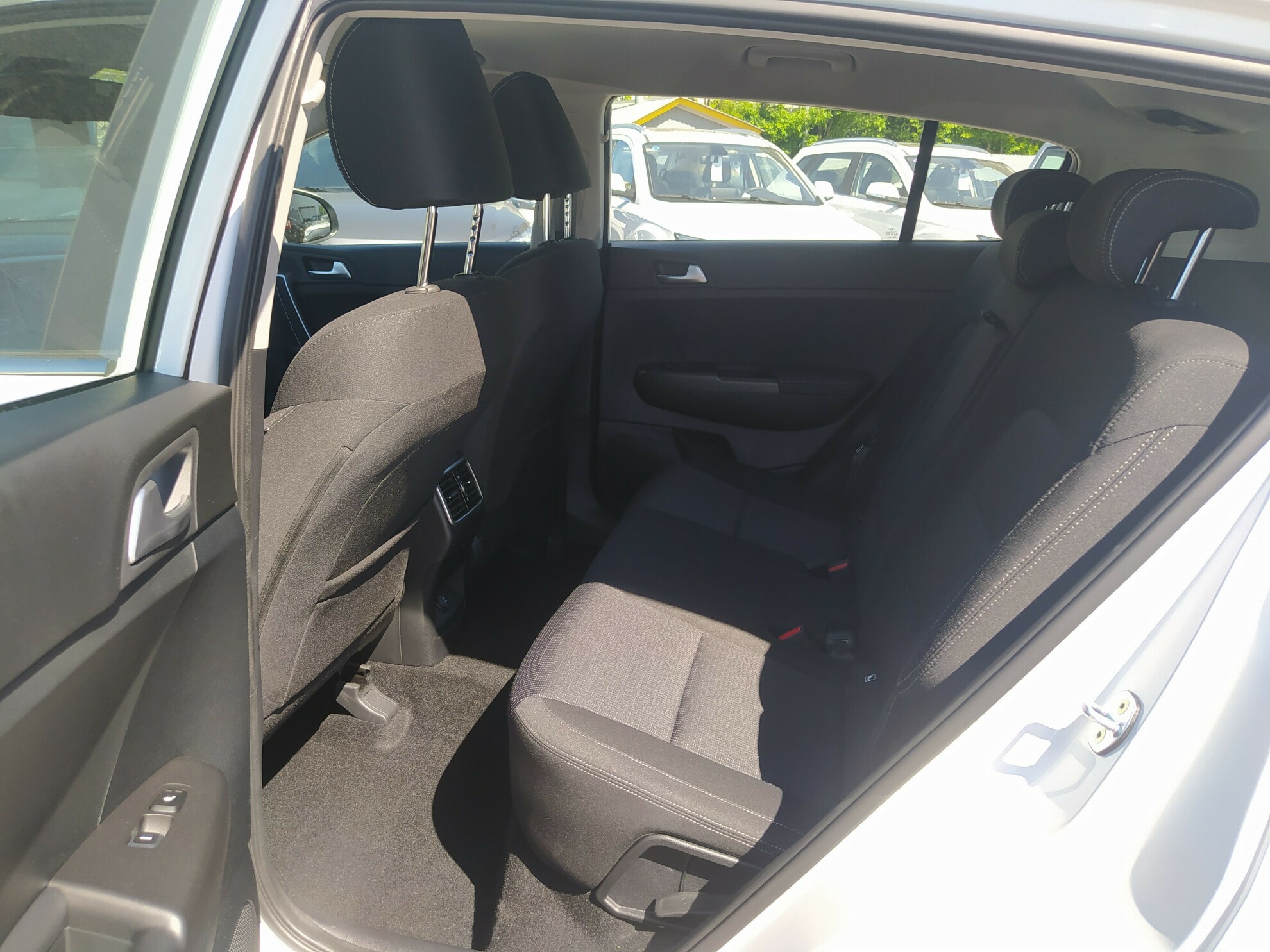 KIA Sportage миниатюра 6