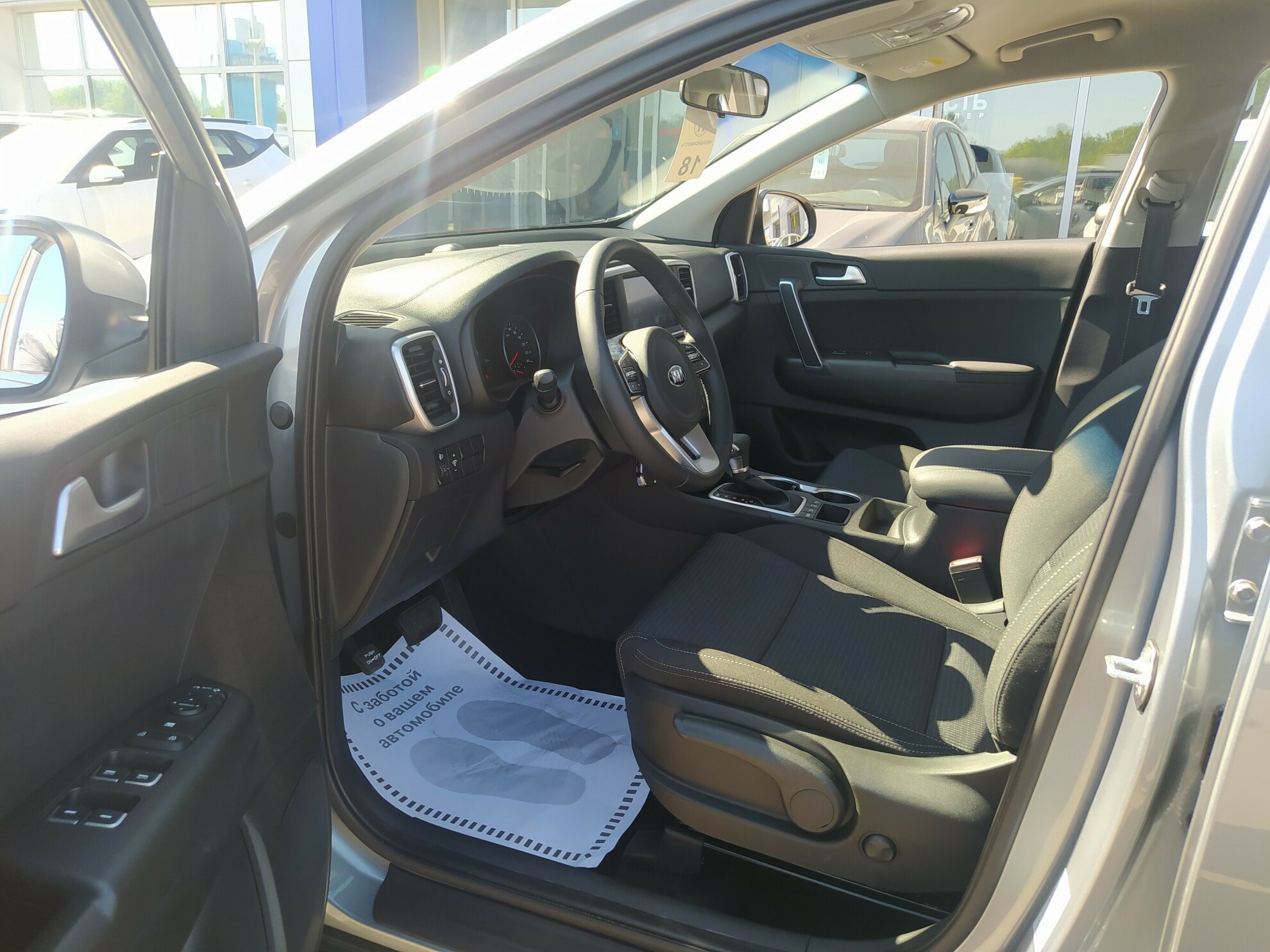 KIA Sportage миниатюра 5