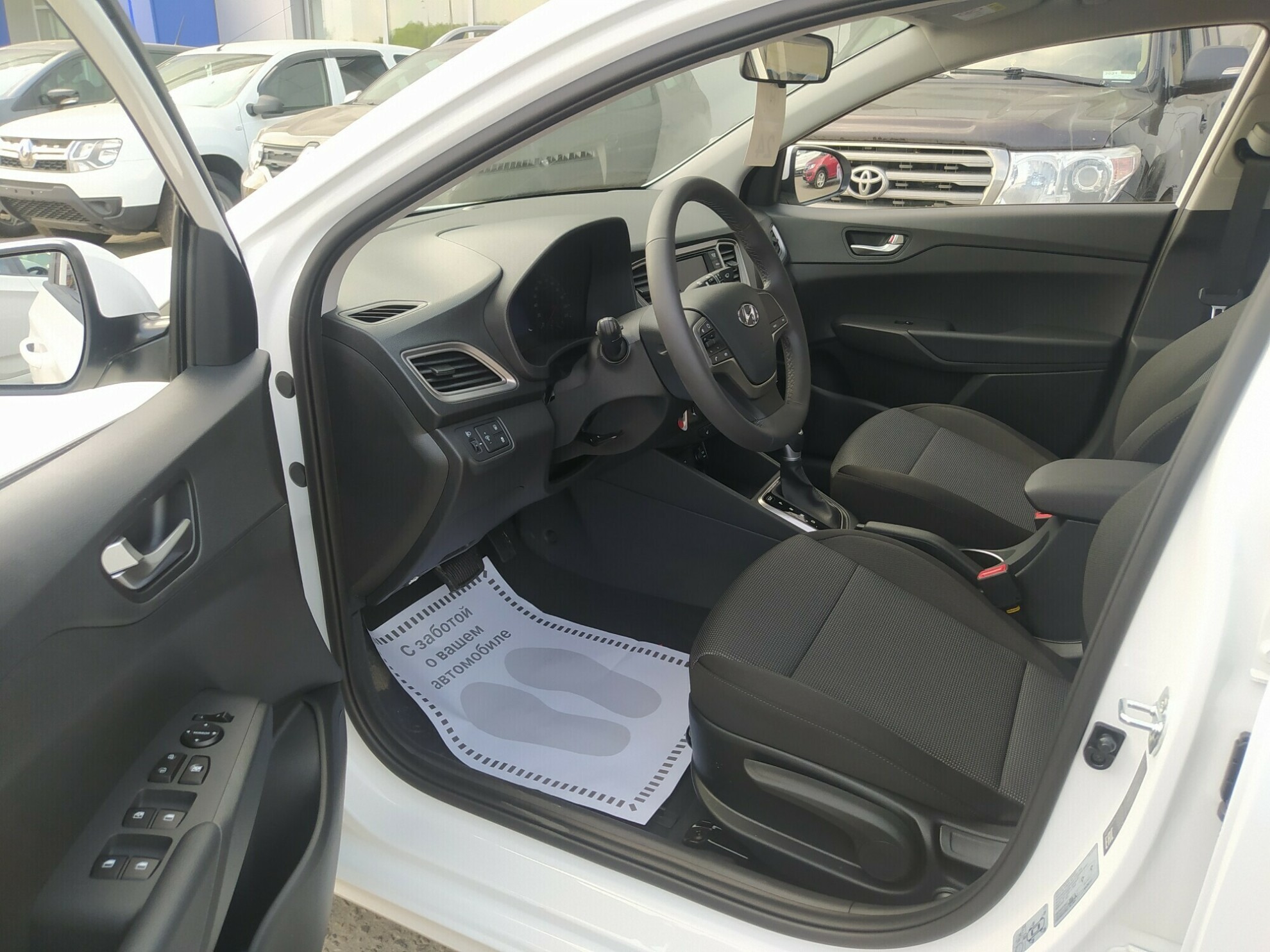 HYUNDAI Solaris миниатюра 5