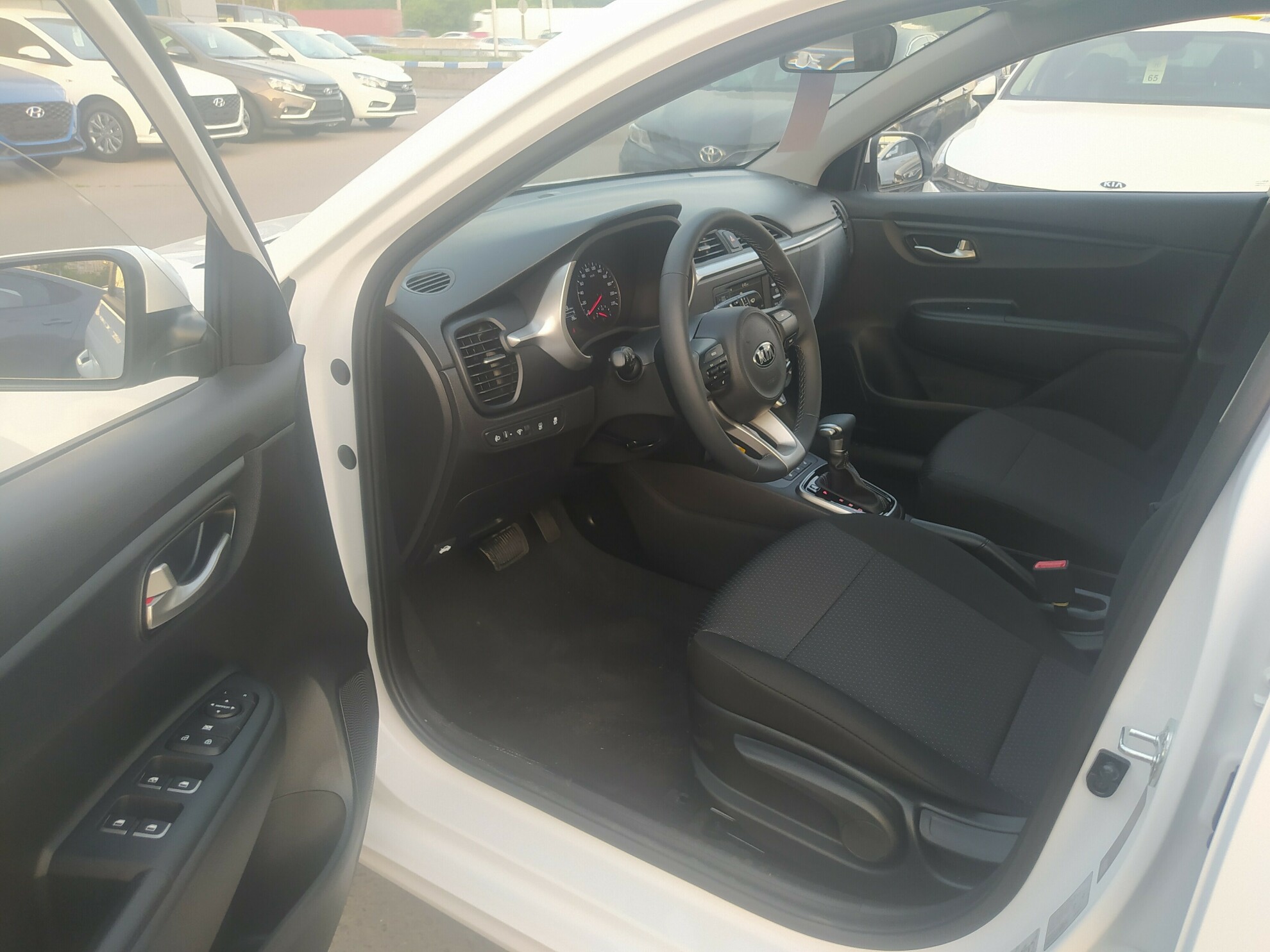 KIA Rio миниатюра 5
