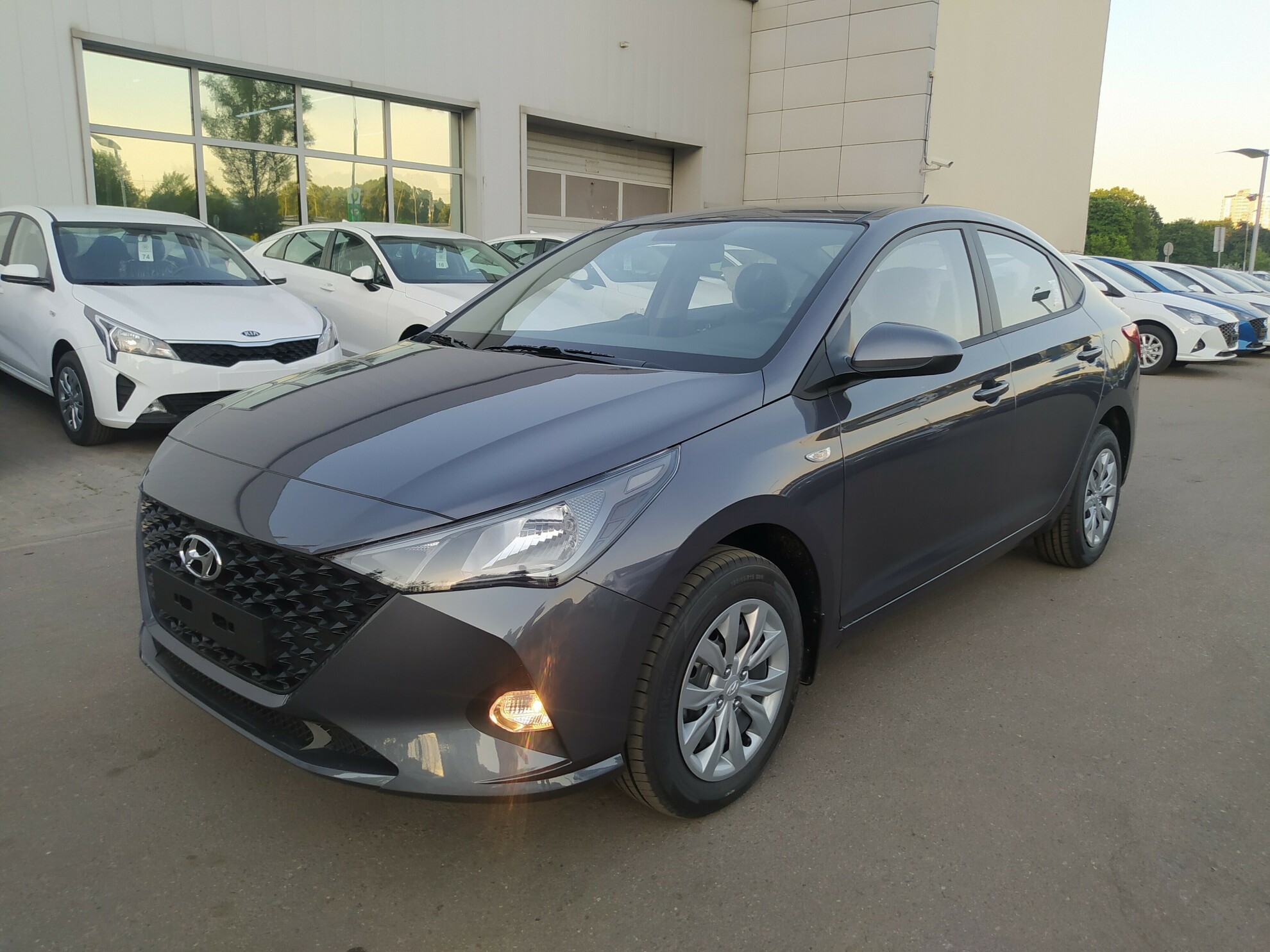 HYUNDAI Solaris миниатюра 1