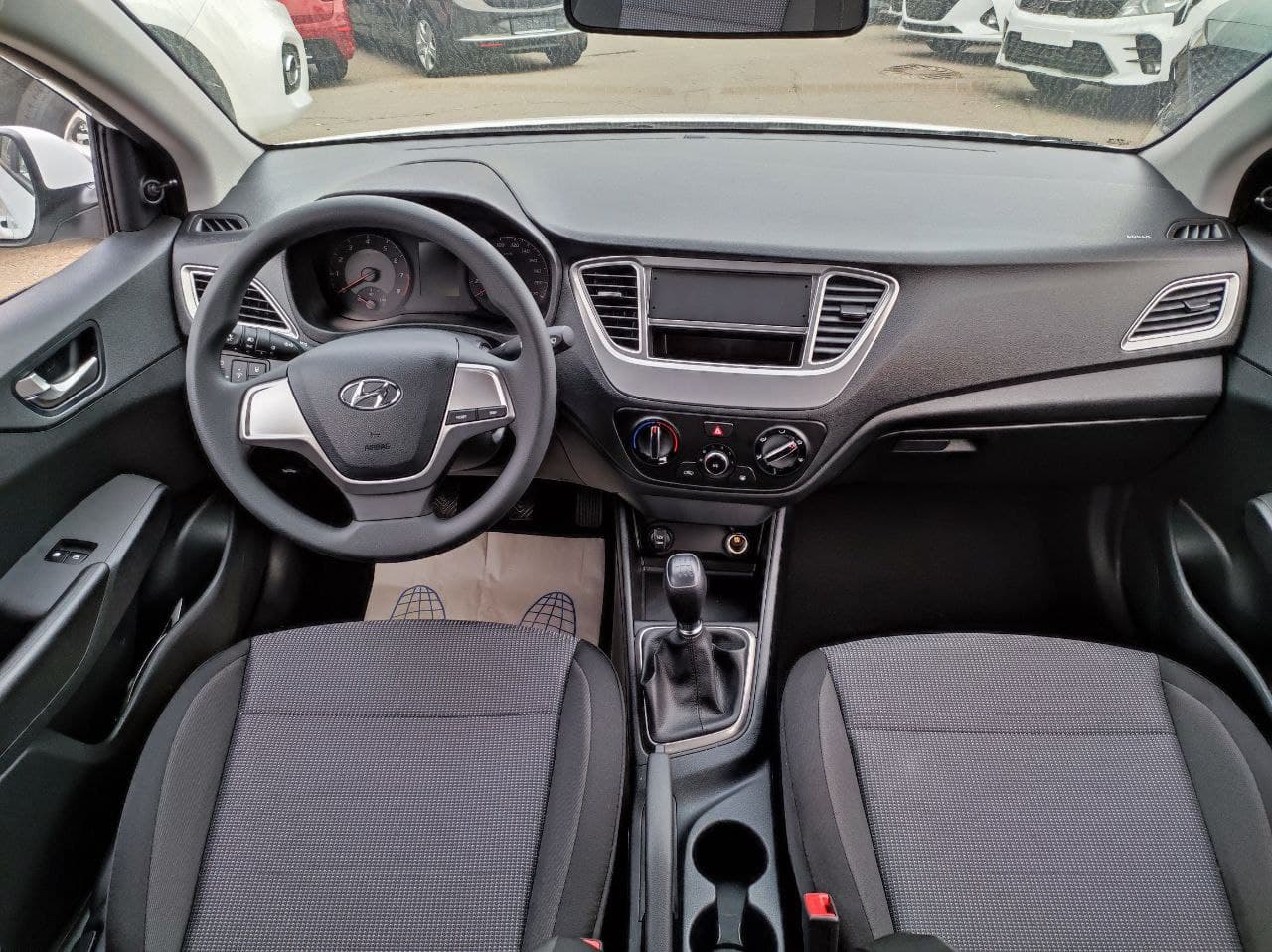 HYUNDAI Solaris миниатюра 6