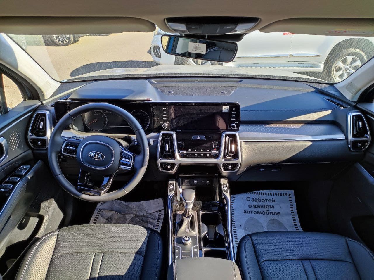 KIA Sorento миниатюра 6