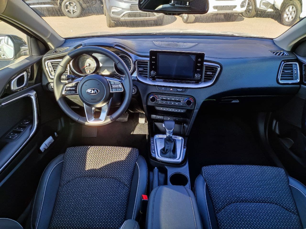 KIA XCeed миниатюра 6