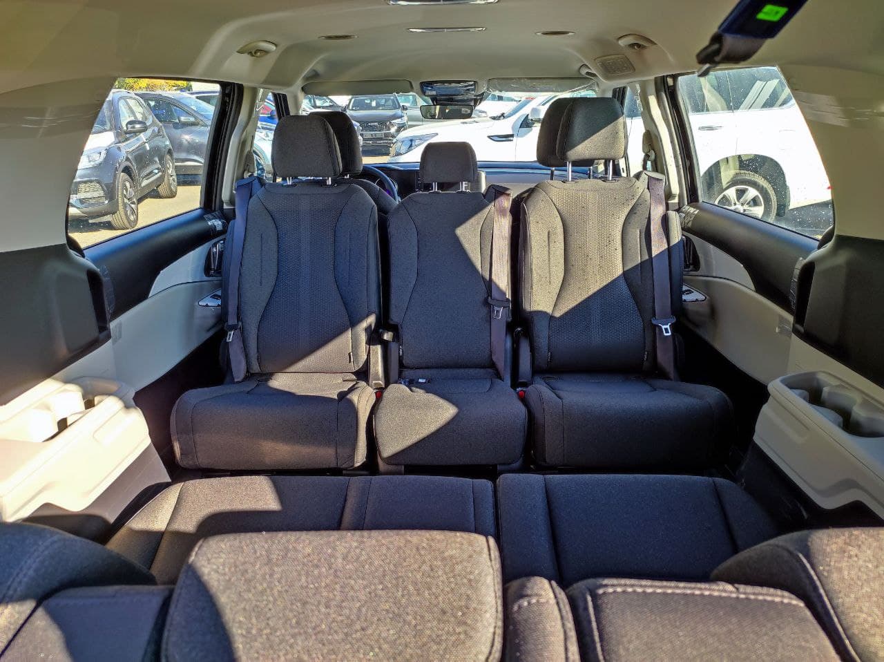 KIA Carnival миниатюра 6