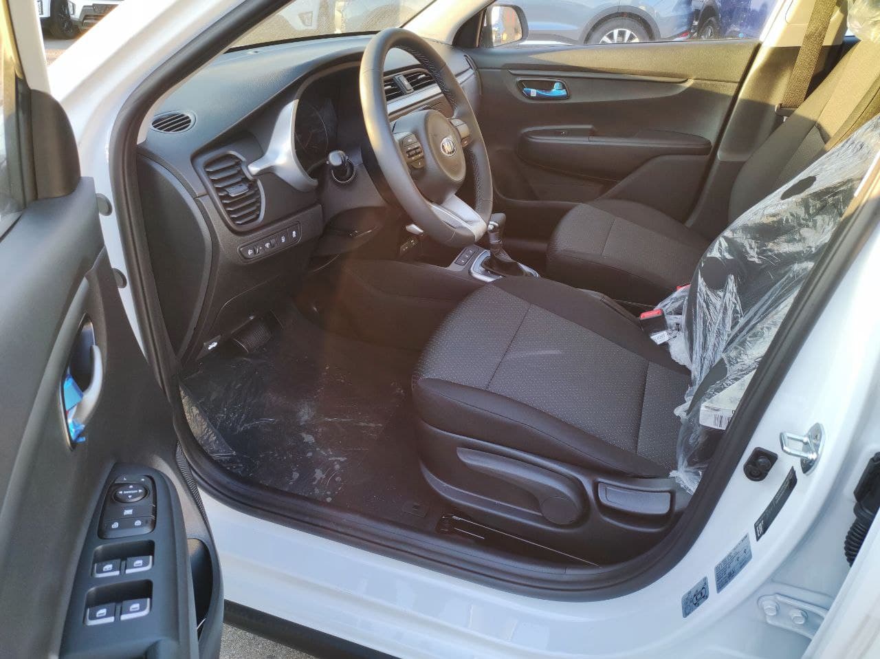 KIA Rio X миниатюра 5
