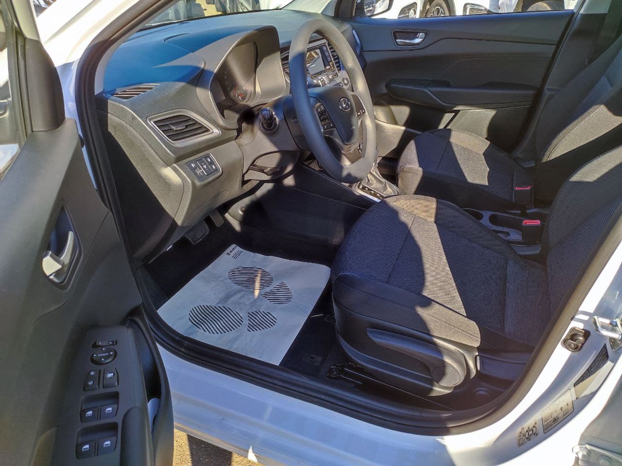 HYUNDAI Solaris миниатюра 5