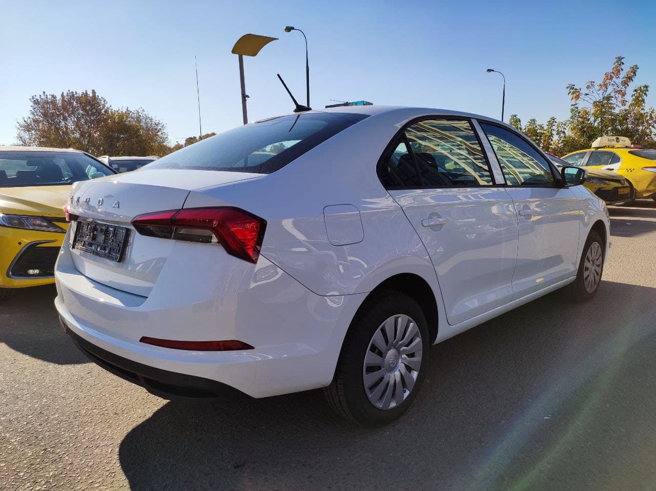 SKODA Rapid миниатюра 3