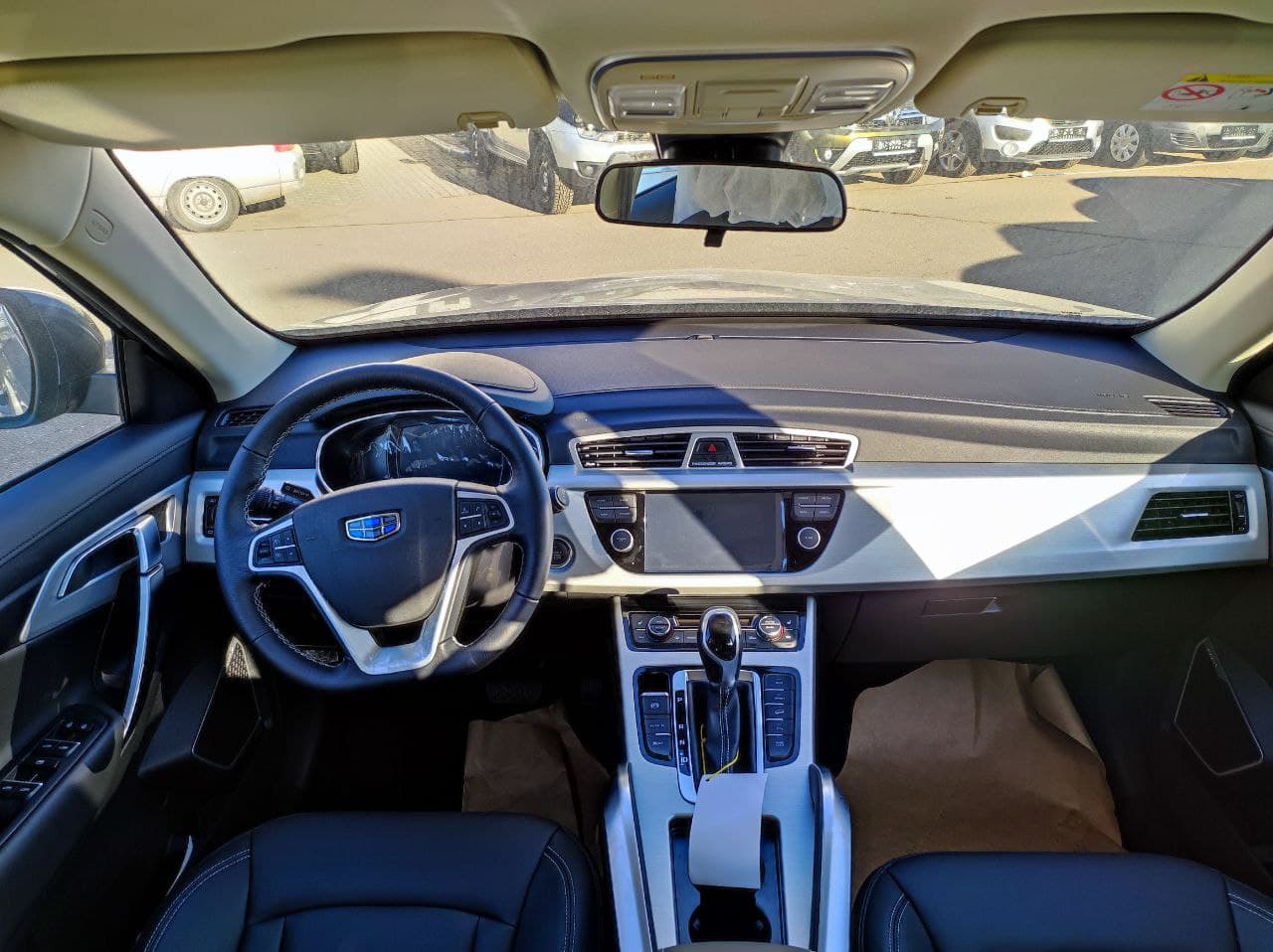 GEELY Atlas миниатюра 6