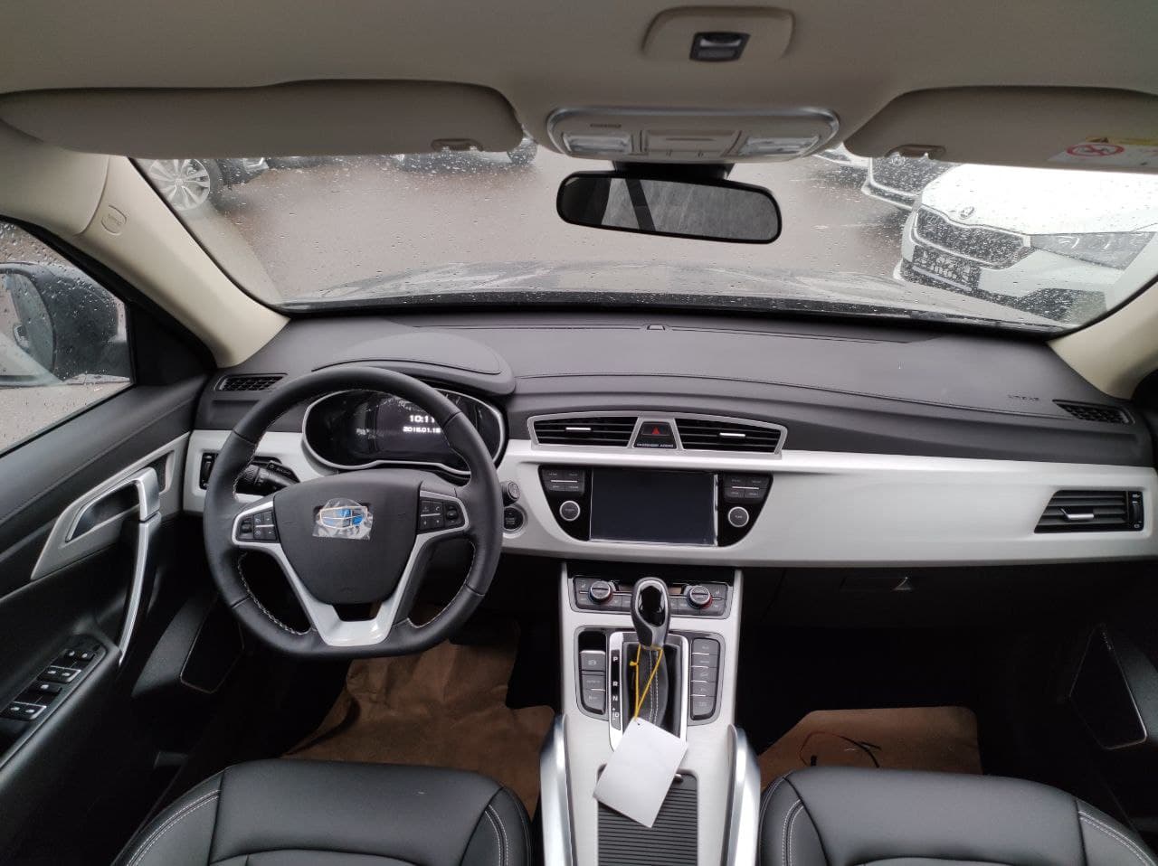 GEELY Atlas миниатюра 6