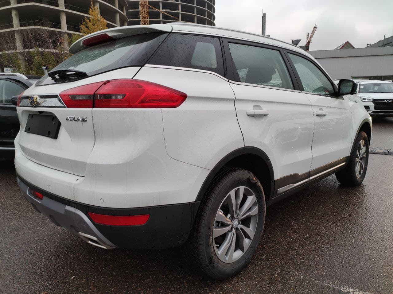 GEELY Atlas миниатюра 3
