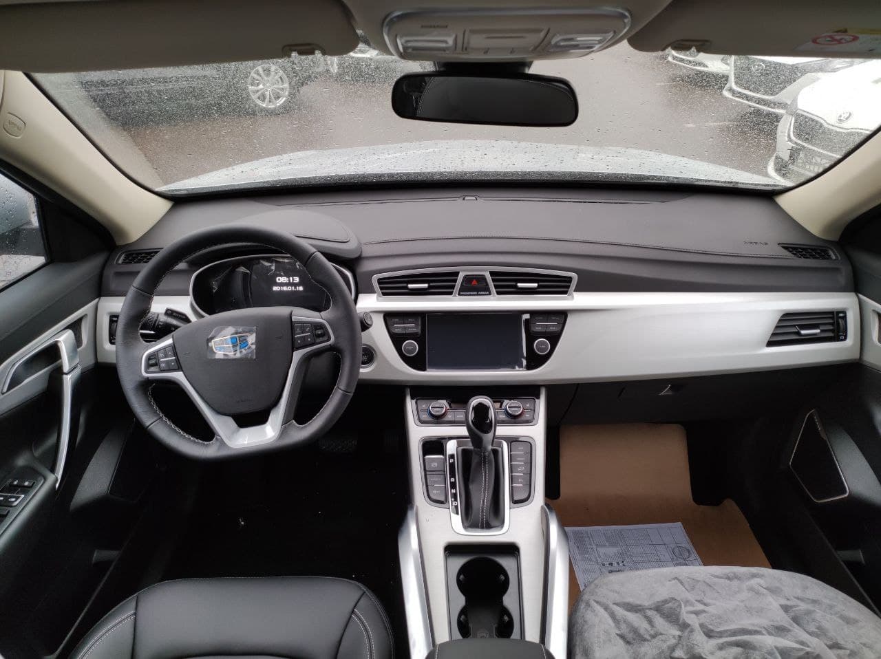 GEELY Atlas миниатюра 6