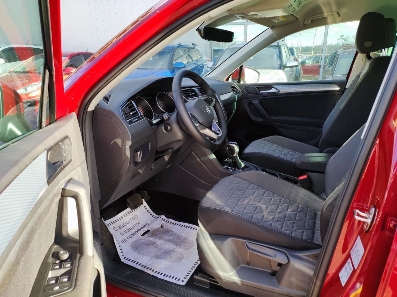 VOLKSWAGEN Tiguan миниатюра 5