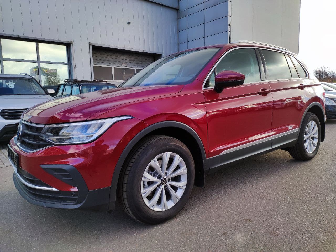Превью VOLKSWAGEN Tiguan
