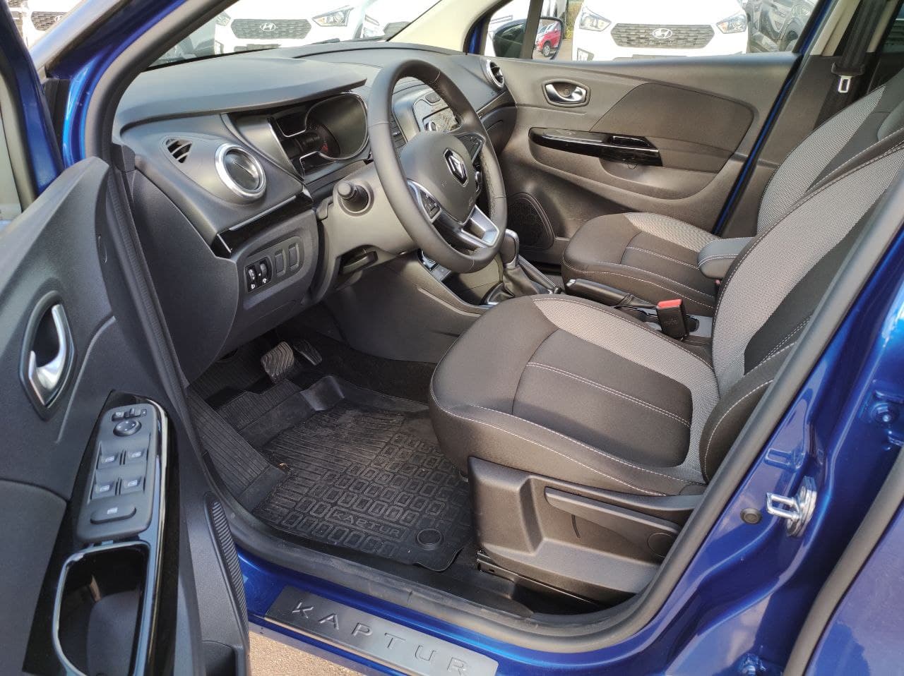 RENAULT Kaptur миниатюра 5