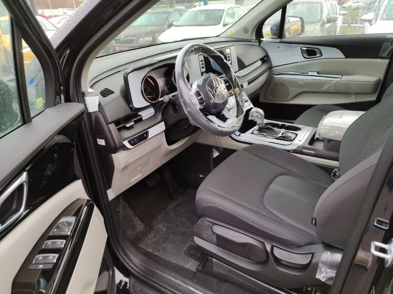 KIA Carnival миниатюра 5
