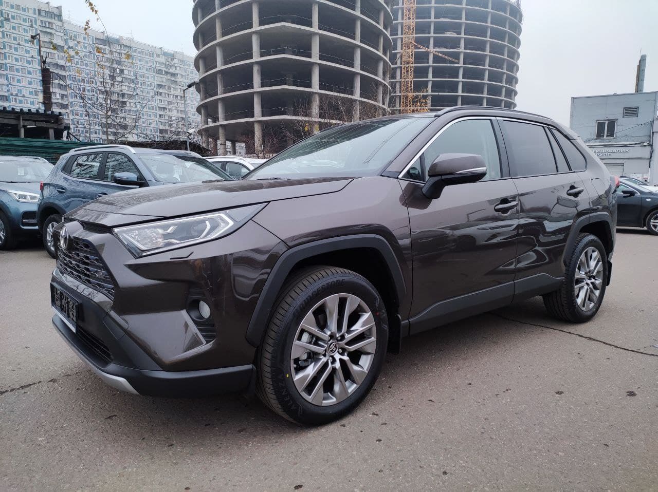 Превью TOYOTA Rav4