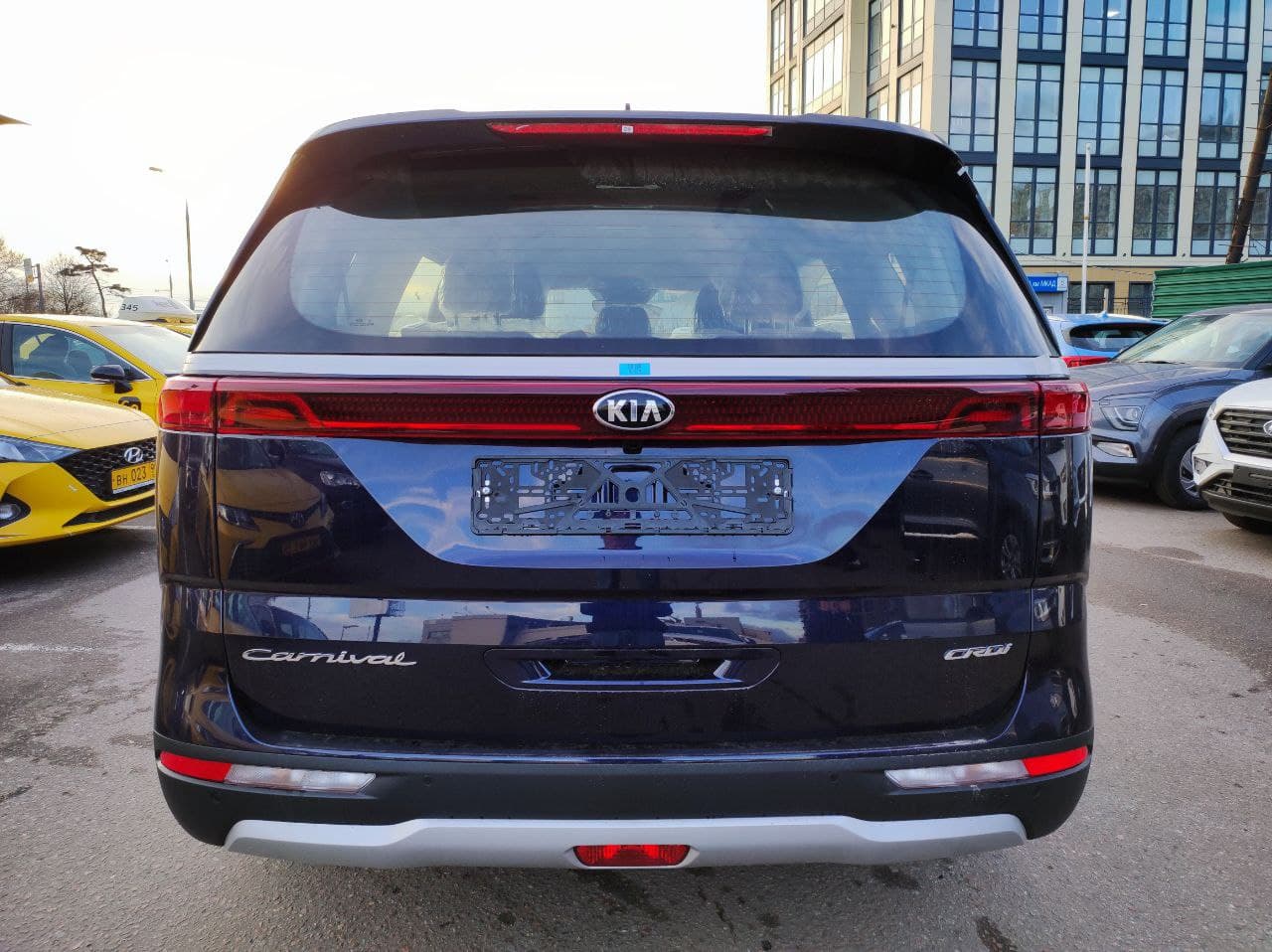 KIA Carnival миниатюра 4