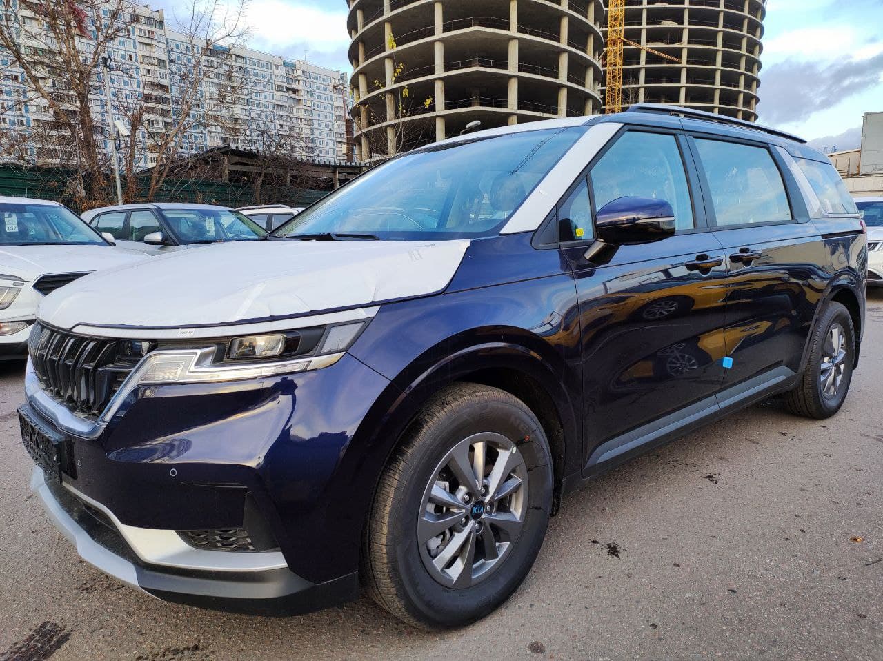 Превью KIA Carnival