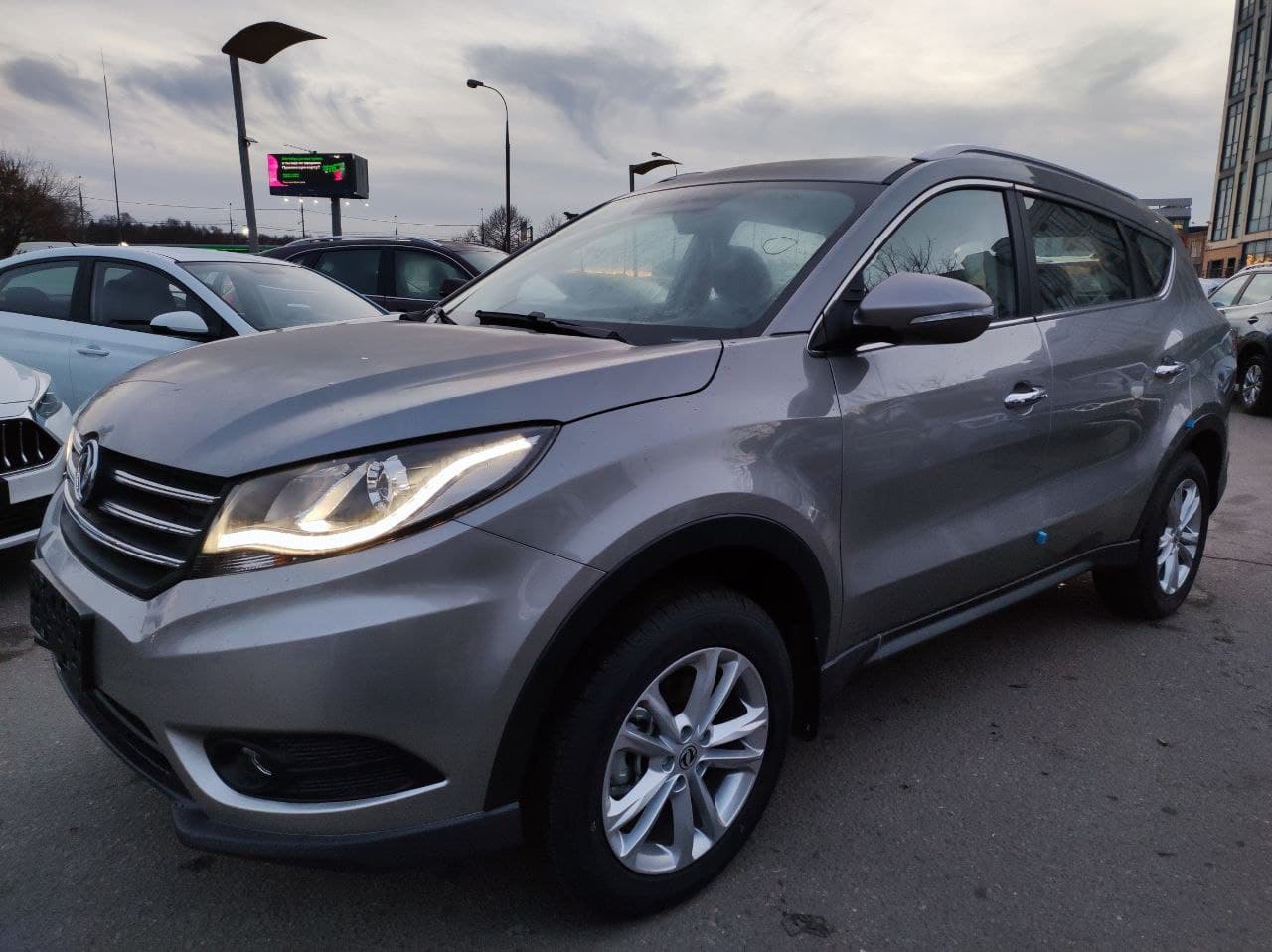 Превью DONGFENG SK 580