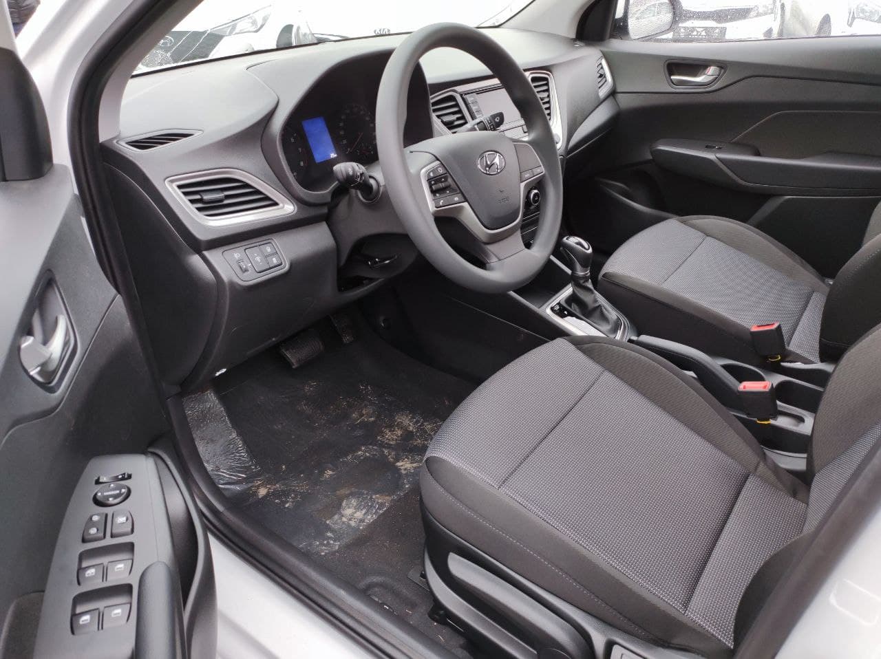 HYUNDAI Solaris миниатюра 5