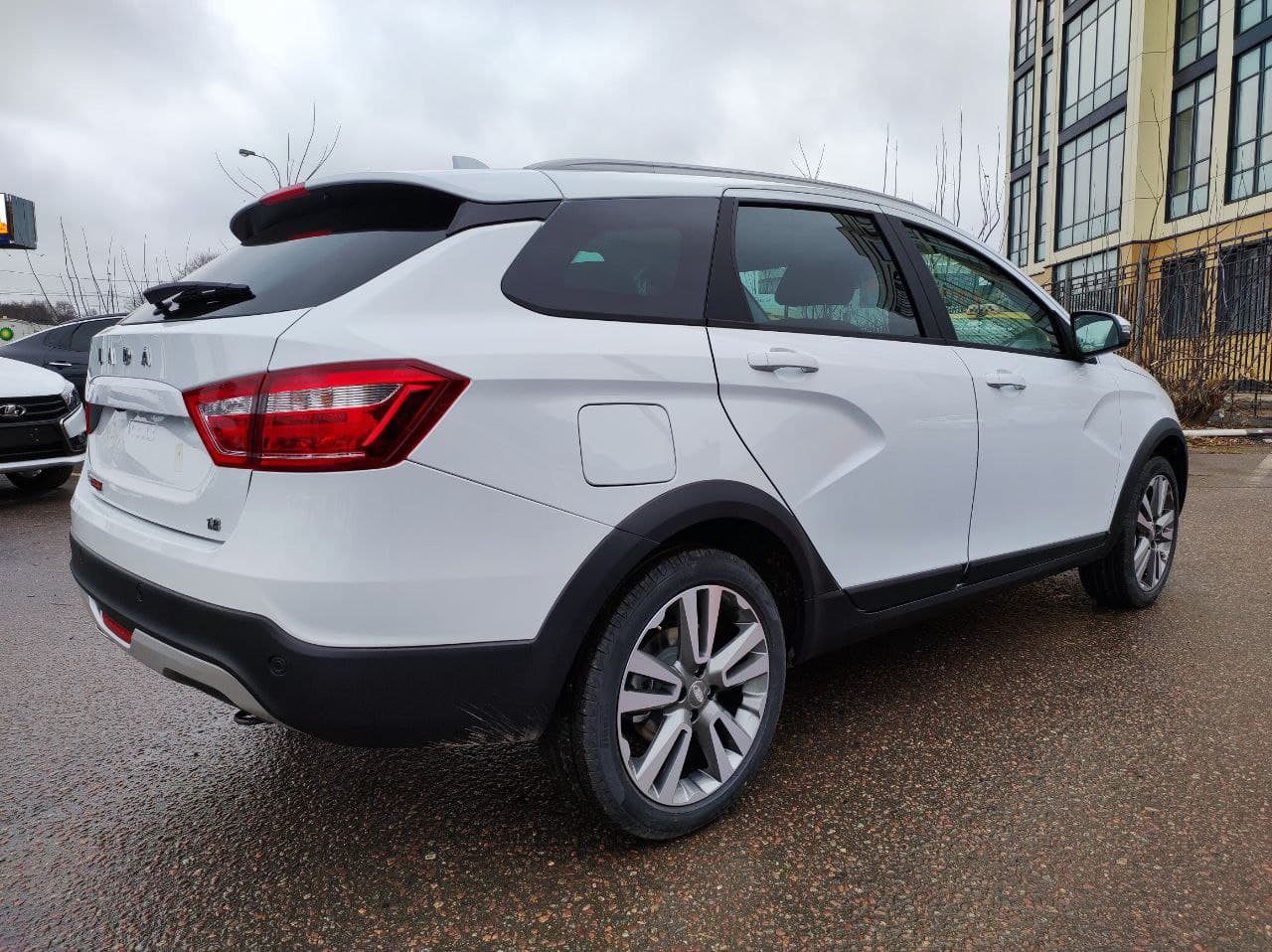 LADA Vesta SW Cross миниатюра 3