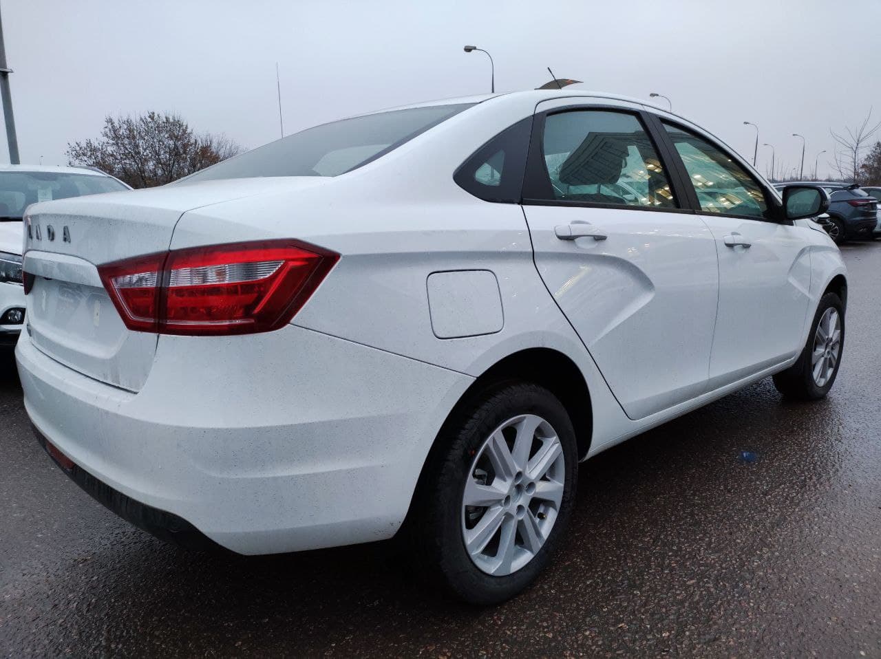 LADA Vesta миниатюра 3