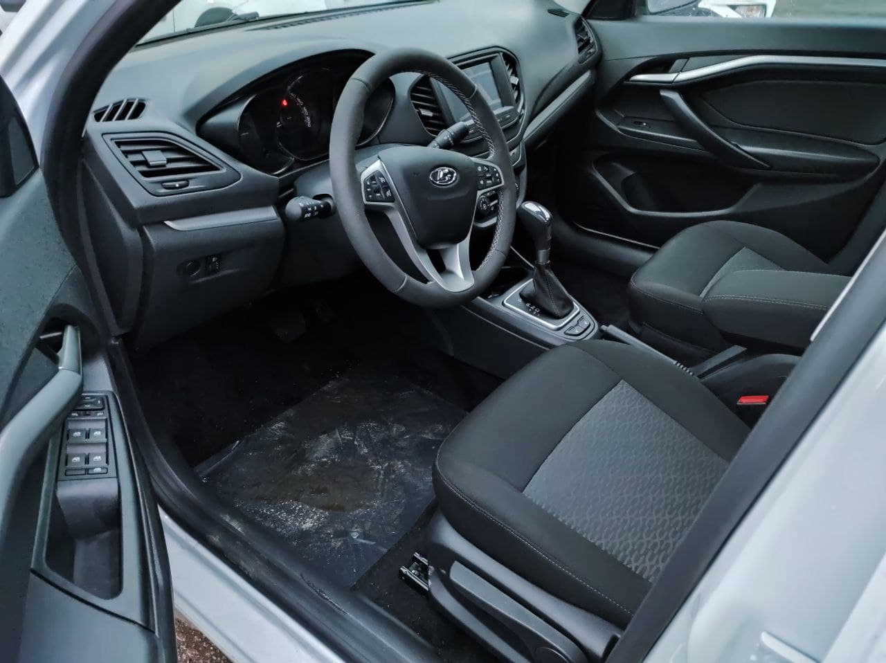 LADA Vesta миниатюра 5