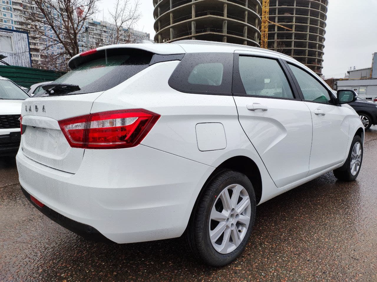 LADA Vesta SW миниатюра 3