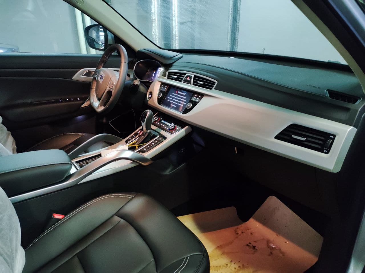 GEELY Atlas миниатюра 7