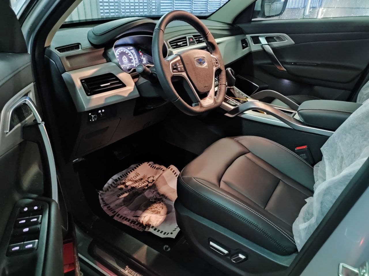 GEELY Atlas миниатюра 6