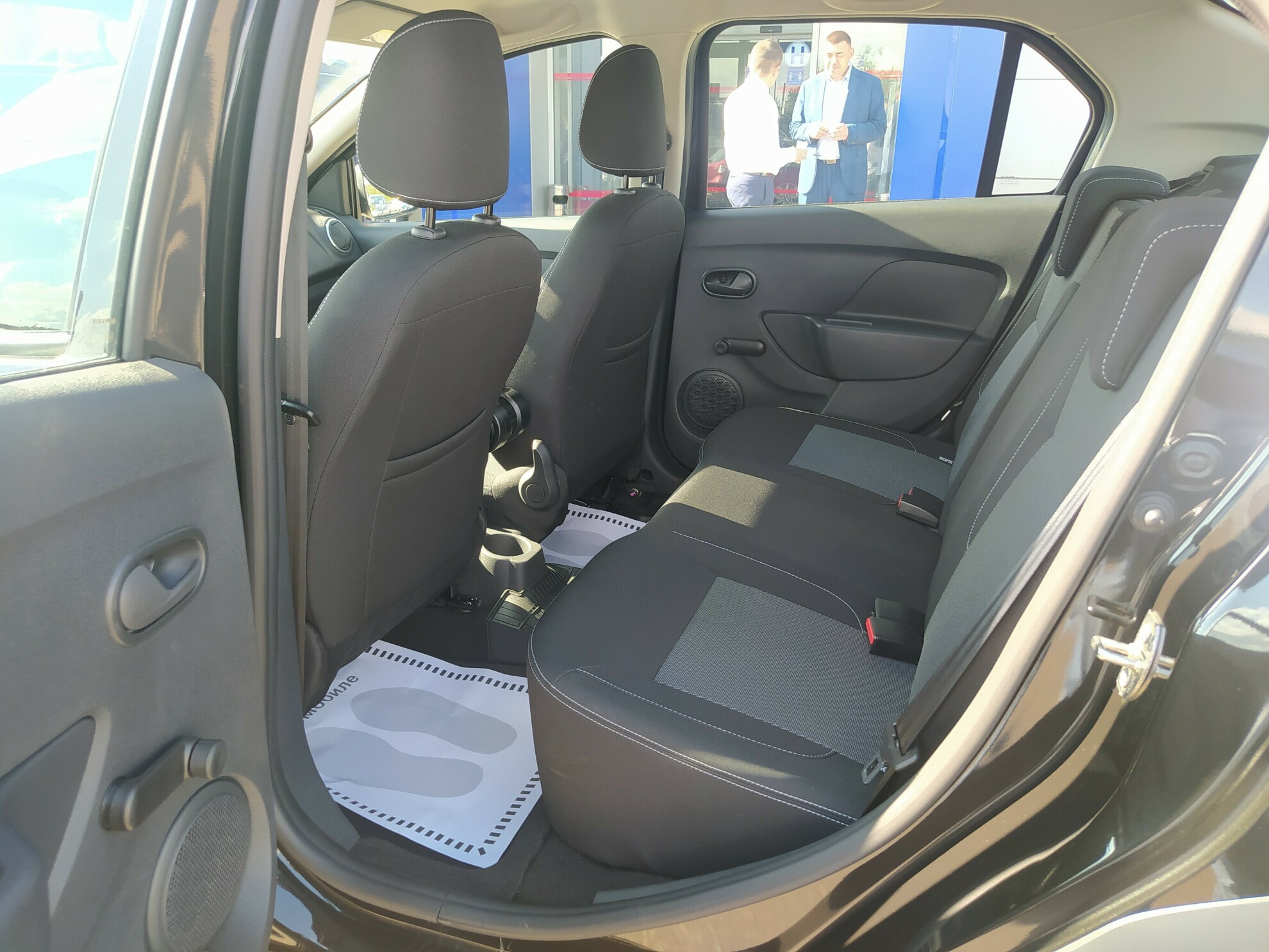 RENAULT Logan Stepway миниатюра 11