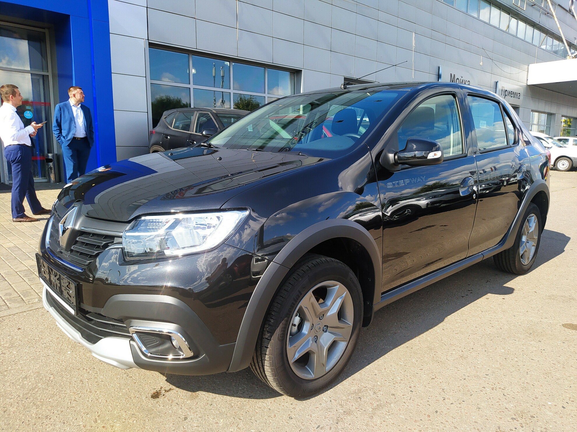 Превью RENAULT Logan Stepway