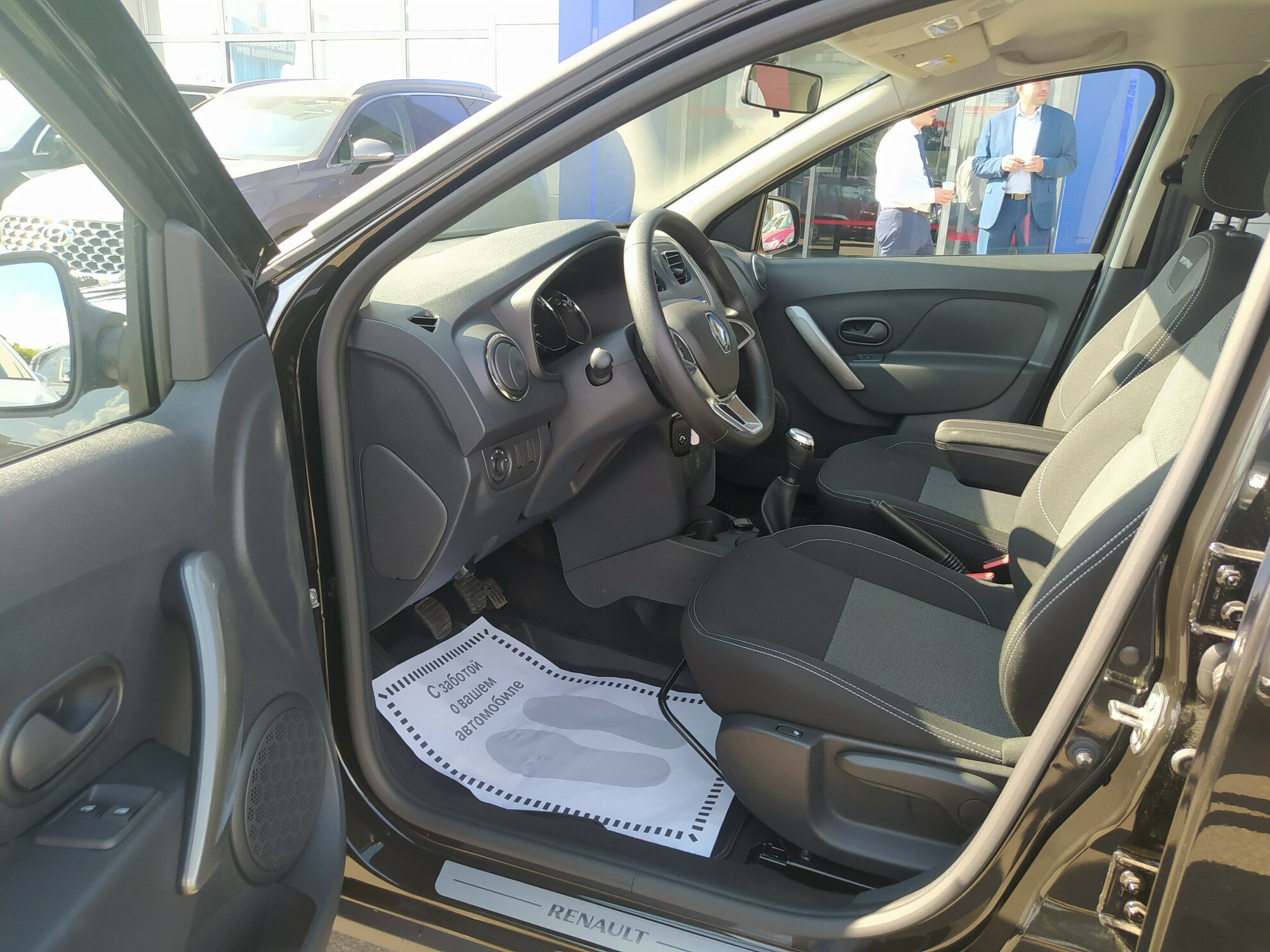 RENAULT Logan Stepway миниатюра 7