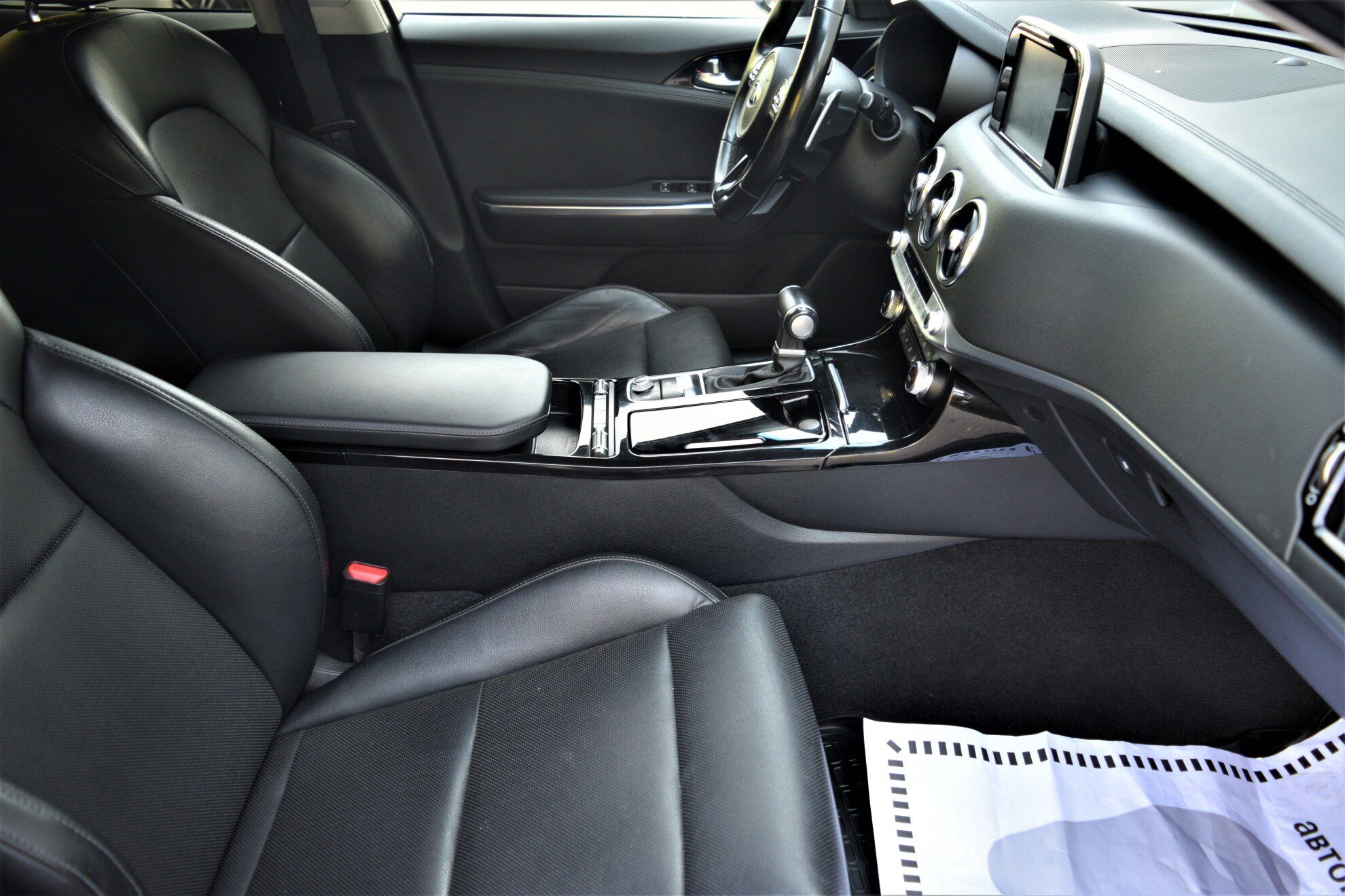 KIA Stinger миниатюра 9