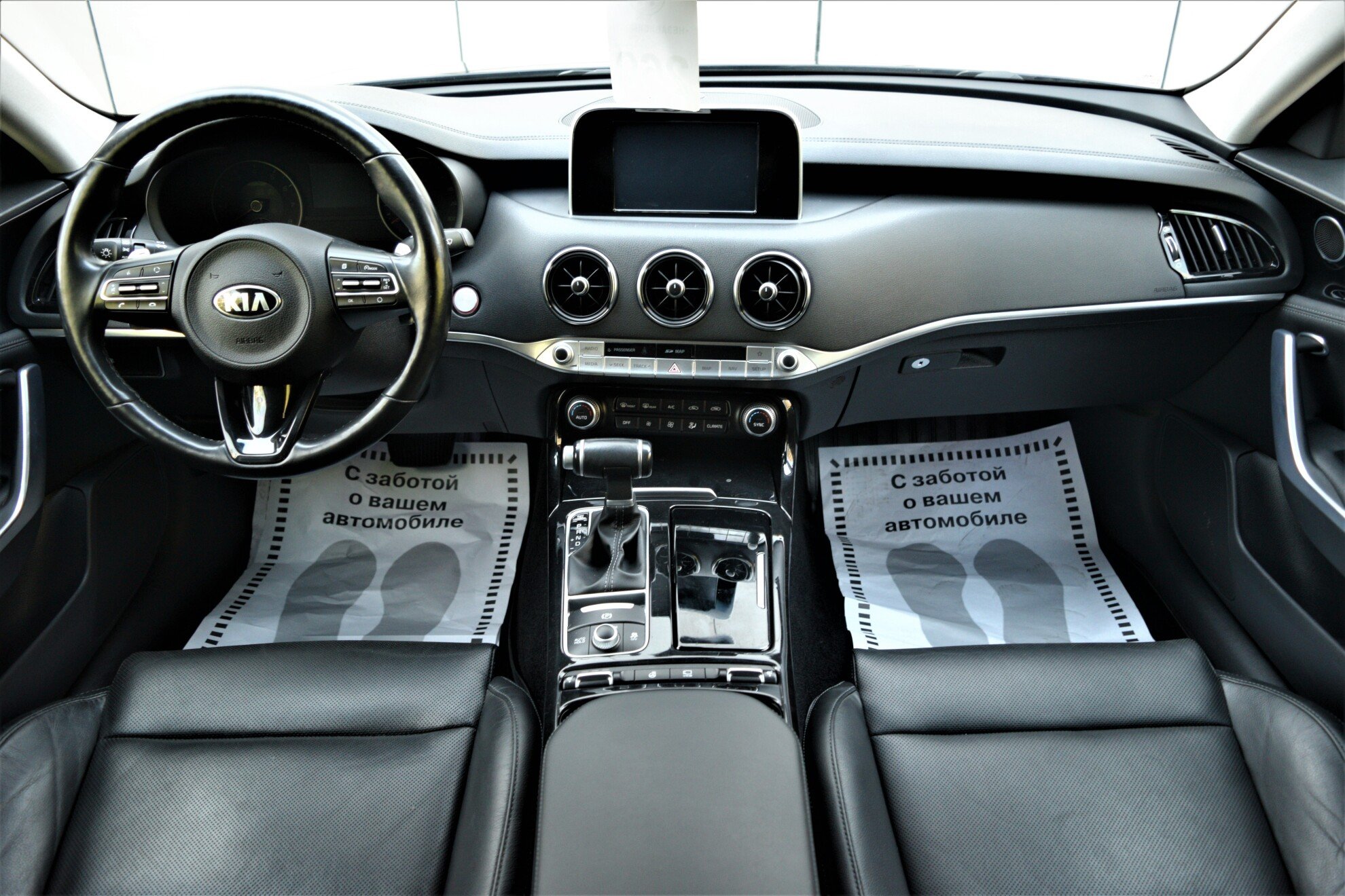 KIA Stinger миниатюра 8