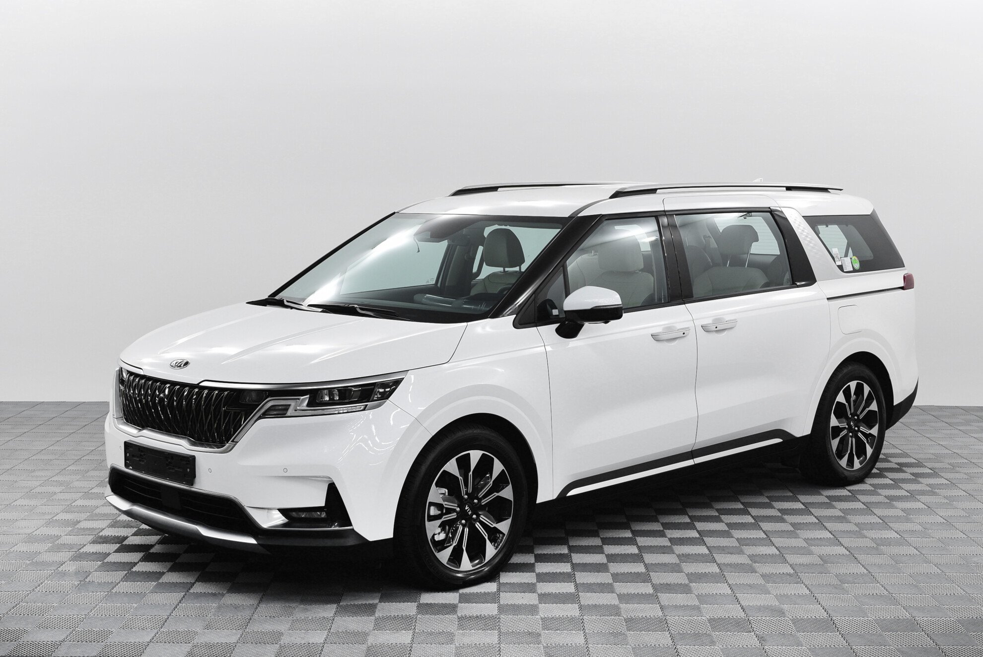 Превью KIA Carnival