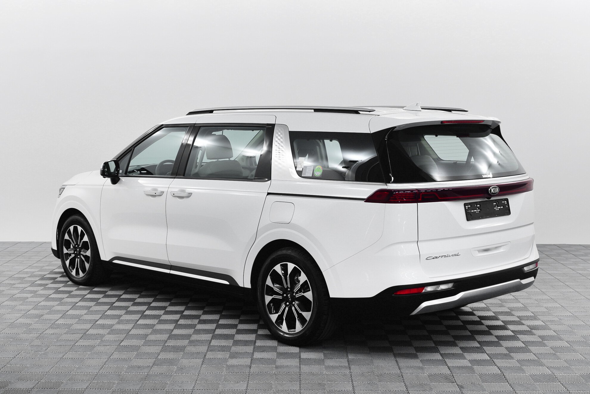 KIA Carnival миниатюра 5