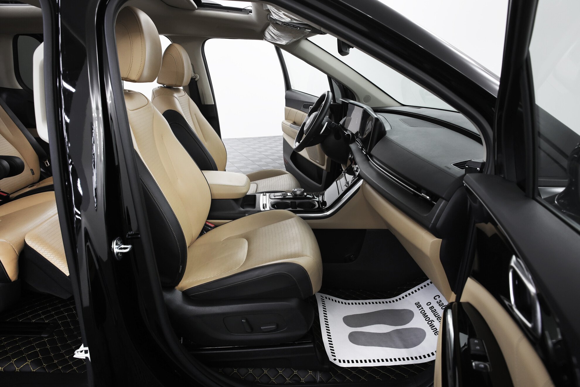 KIA Carnival миниатюра 8