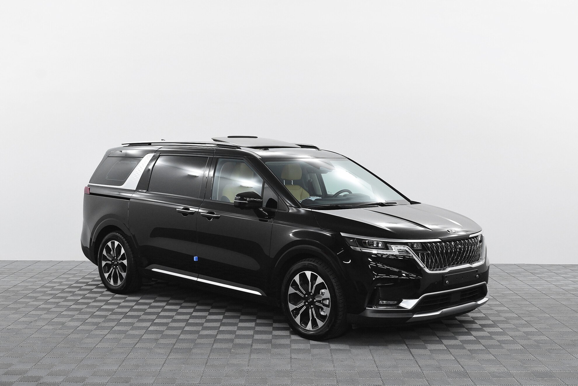 KIA Carnival миниатюра 3